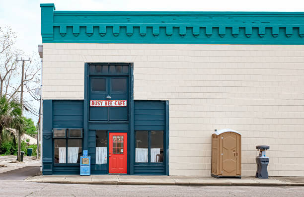 Portable Toilet Options We Offer in Frontenac, MO